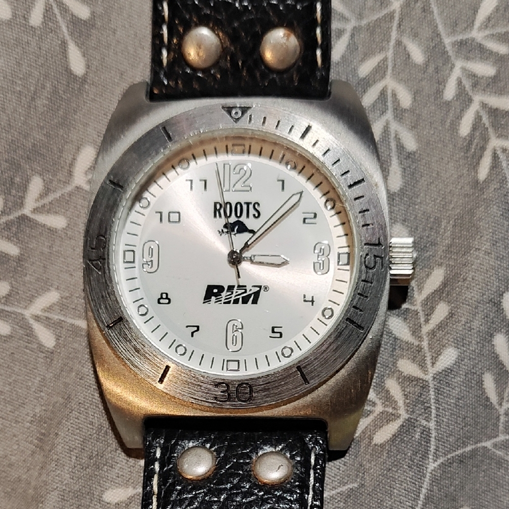 Roots Silver and Black Watch Mens